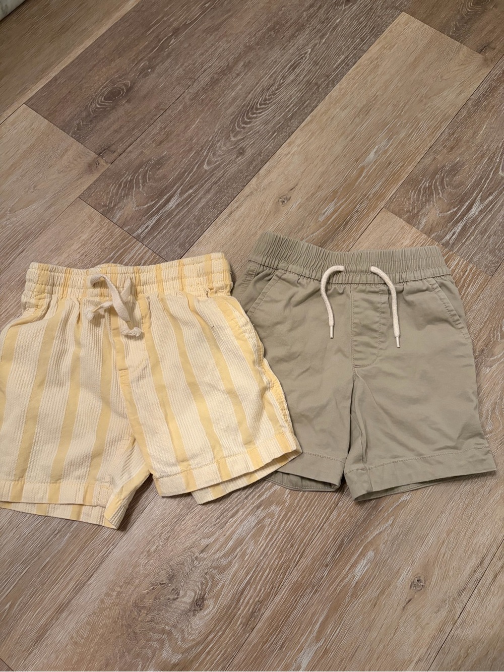 3T GAP Yellow/white Stripe and Tan/Khaki Pull-On Boys Shorts